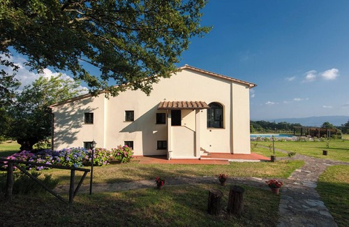 Montemurlo Apartment | Holiday Apartment Tuscany, Ancient Farm, Nature, Swimming Pool, 7 Guests