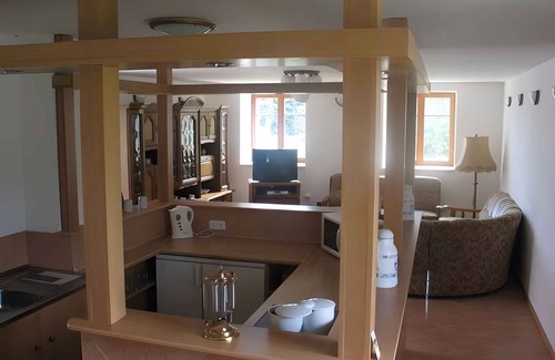 Ponedraz Apartment | Holiday apartment with outdoor pool at the court