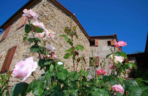 Montieri Apartment | Holiday apartment with a terrace and parking