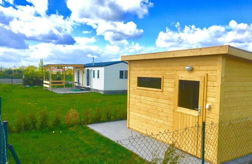 Lobnitz House | Holiday at the lake near Leipzig/Sauna- Cozy holiday home on the private beach