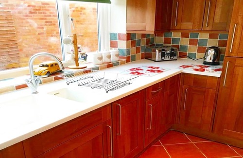 Chapel Saint Leonards Cottage | Holiday Cottage Close to Pet Friendly Beach, Shops, Skegness & Attractions