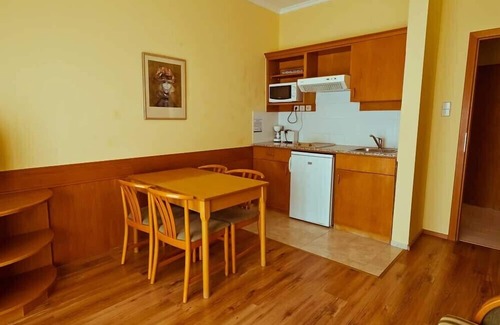 Heviz Apartment | Holiday Club Apartman Hotel
