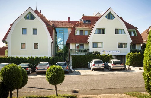 Heviz Apartment | Holiday Club Apartman Hotel