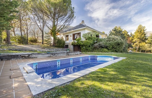 Sant Llorenc de Morunys House | Holiday Home Yoar with Mountain Views and Wi-Fi