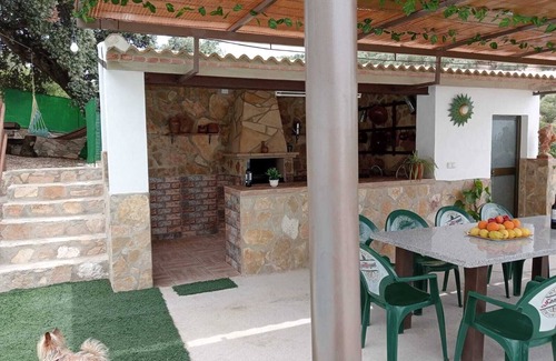 Villanueva de Algaidas House | Holiday Home 'Casa La Pedriza Completa' with Mountain View, Private Pool and Wi-Fi