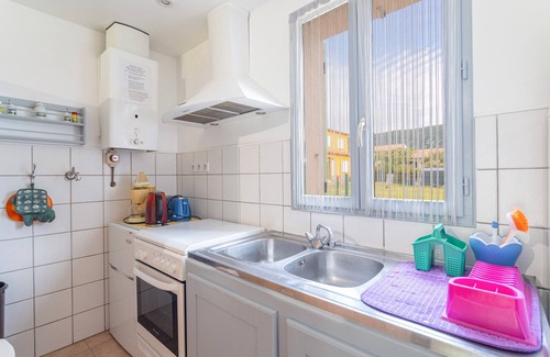 Caudies-de-Fenouilledes House | Holiday Home 'Au Vert' with Balcony and Wi-Fi