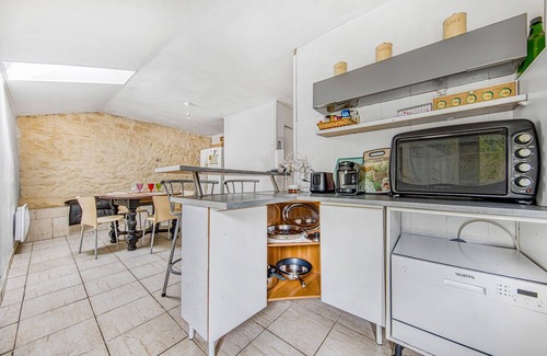 Saint-Ciers-sur-Gironde House | Holiday Home 'Un Petit Toit À La Campagne'