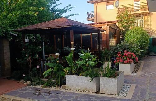 Zona XXXII Acilia Nord House | Holiday green house Rome