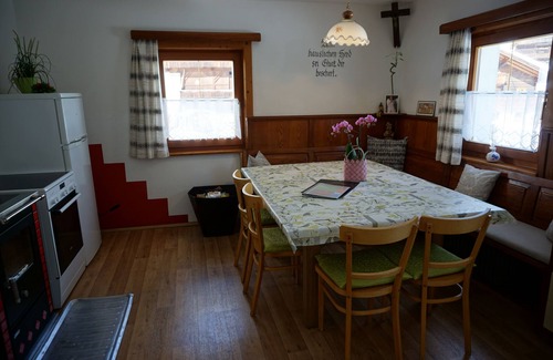 Großdorf House | Holiday home ideal for families & groups for 10 -12 people
