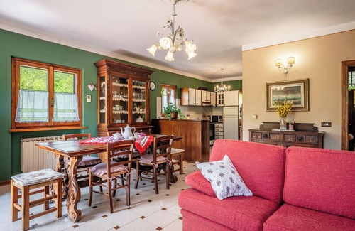 Campo Tizzoro House | Holiday Home 'Lolli' with Private Terrace, Private Garden and Wi-Fi