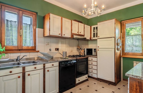 Campo Tizzoro House | Holiday Home 'Lolli' with Private Terrace, Private Garden and Wi-Fi
