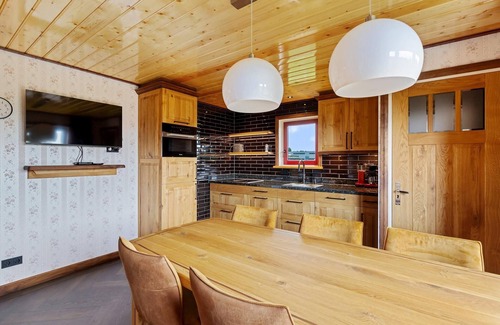 Jistrum House | Holiday Home in Friesland near Canal & Lake