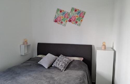 Trinajstici Apartment | Holiday Hana