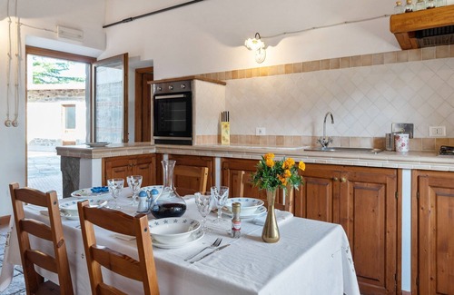 Argigliano Apartment | Holiday Home in Casola with Pool and Terrace