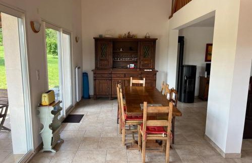 Saint-Martin-du-Tartre House | Holiday Home Maizeray Saint Martin Du Tartre