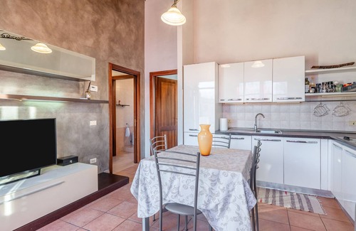 Santa Maria a Monte House | Holiday Home 'Fontine' with Private Terrace, Wi-Fi and Air Conditioning