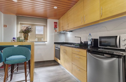 Ponte da Barca House | Holiday Home 'Casa Da Capela' with Mountain View, Wi-Fi and Air Conditioning
