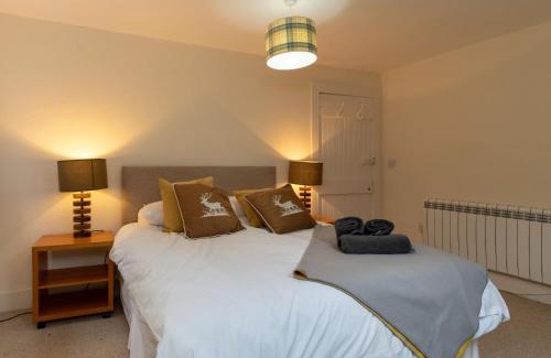 Alvie House | Holiday Home 1 Railway Cottage by Interhome