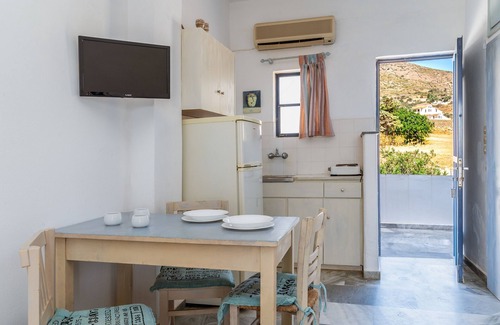 Kipri House | Holiday Home '1b Kypri Seaview Perasma Studio' with Sea View, Wi-Fi and Air Conditioning