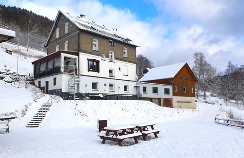 Nordenau House | Holiday home (350m², 16 people) with a large outdoor area + sauna/tablefootball.