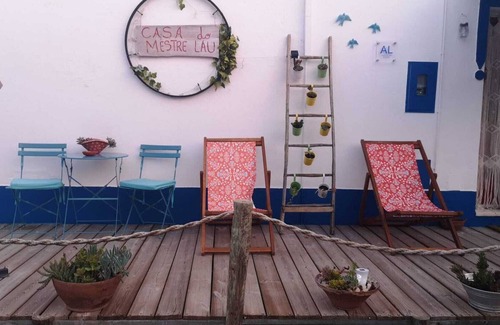 Terena House | Holiday Home 'A Casa Do Mestre Lau' with Private Terrace, Wi-Fi and Air Conditioning