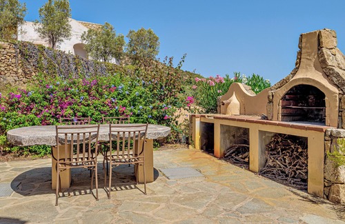Tiriddo House | Holiday Home "Affitti brevi Tiriddò' with Sea View, Shared Pool and Private Terrace