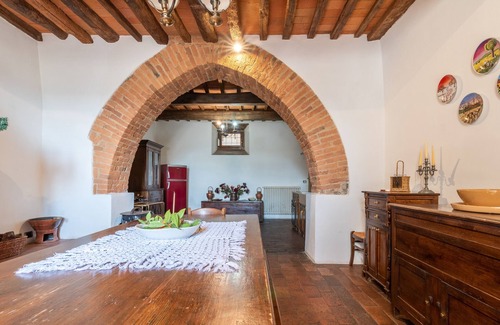 Laterina House | Holiday Home "Altrove" with Private Pool, Private Terrace & Wi-Fi