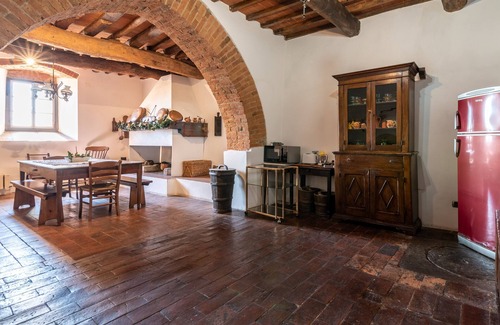Laterina House | Holiday Home "Altrove" with Private Pool, Private Terrace & Wi-Fi