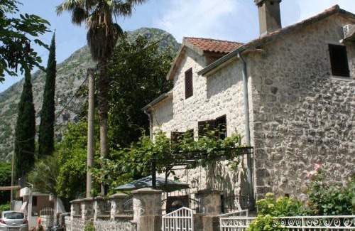 Orahovac House | Holiday Home Ametist