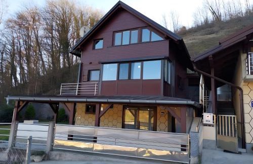 Mace Apartment | Holiday Home Ana with Sauna, Jacuzzi & Playground
