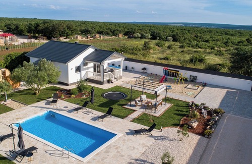 Galovac House | Holiday home Aprilis with pool,outdoor sauna and jacuzzi