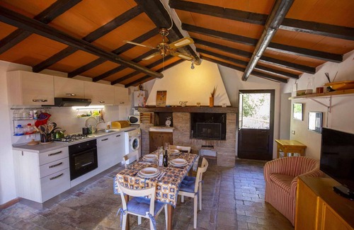 Gavorrano House | Holiday home at the edge of the forest with parking