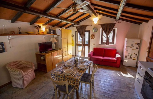 Gavorrano House | Holiday home at the edge of the forest with parking