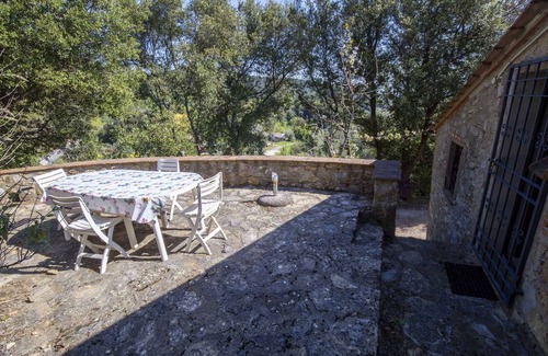 Gavorrano House | Holiday home at the edge of the forest with parking