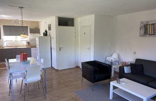 Wemeldinge House | Holiday home at the beach in a holiday park