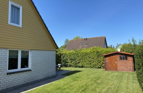 Wemeldinge House | Holiday home at the beach in a holiday park