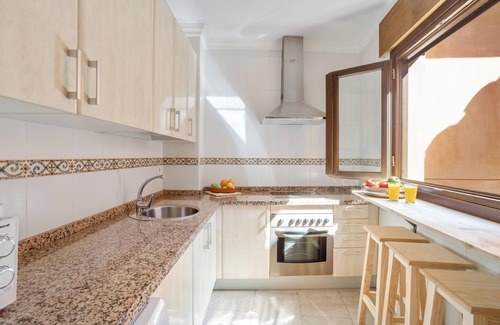 Albaicin House | Holiday Home Ático con Vista a La Alhambra with Garden, Terrace & Wi-Fi
