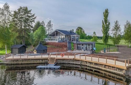 Jamijarvi House | Holiday Home Aurinkopaikka by Interhome