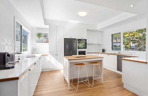 Smiths Lake House | HOLIDAY HOME AWAY FROM HOME / SMITHS LAKE
