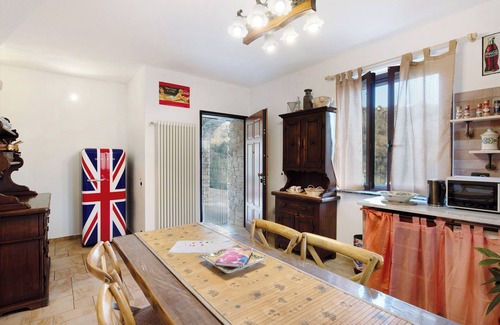 Campomorone House | Holiday Home "Baia Di Campo" with Shared Pool, Private Garden and Wi-Fi
