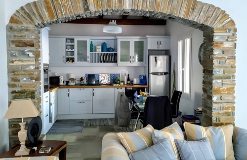 Kato Aprovatou House | Holiday Home 'Bay View' with Wi-Fi and Air Conditioning