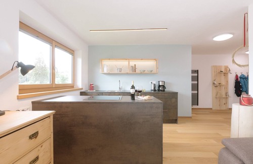 Aldino Apartment | Holiday Home “Berg Wieserhof” with Mountain View, Balcony and Shared Garden