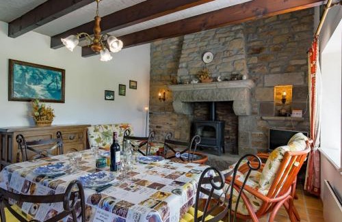 Sizun House | Holiday Home Blaue Hortensie by Interhome
