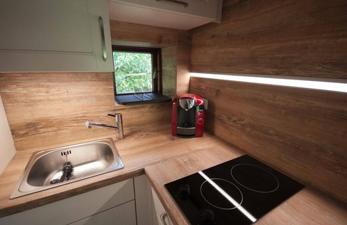 Odderade House | Holiday Home 'Blockhaus Quellental' with Lake View, Private Terrace and Wi-Fi