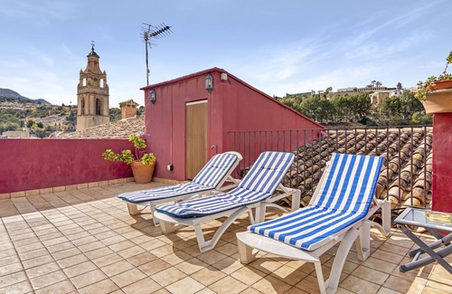La Vall de Laguar House | Holiday Home 'Ca Lluis' with Private Terrace, Wi-Fi and Air Conditioning