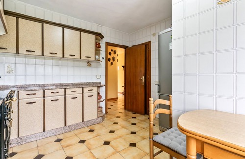 Sales House | Holiday Home 'Carmina' with Mountain View, Private Terrace and Wi-Fi
