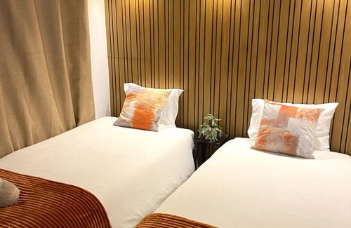 Cartaxo House | Holiday Home 'Cartaxo Riverside' with Private Terrace, Wi-Fi and Air Conditioning