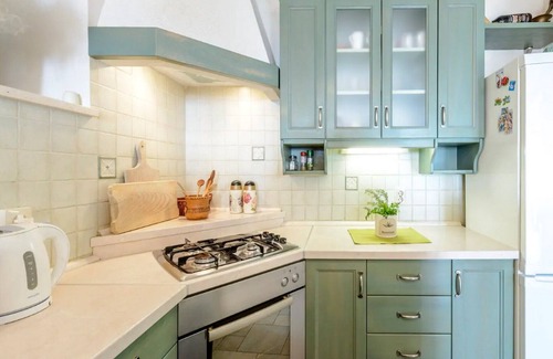 Orasac House | Holiday Home-Casa Anka - Three-Bedroom Holiday Home with Terrace and Sea View