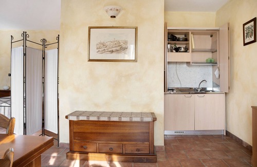 Neive House | Holiday Home 'Casa Antichi Poderi dei Gallina' with Private Terrace