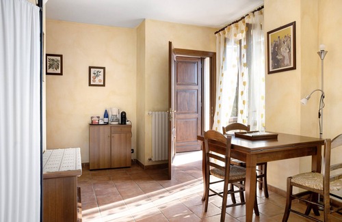 Neive House | Holiday Home 'Casa Antichi Poderi dei Gallina' with Private Terrace